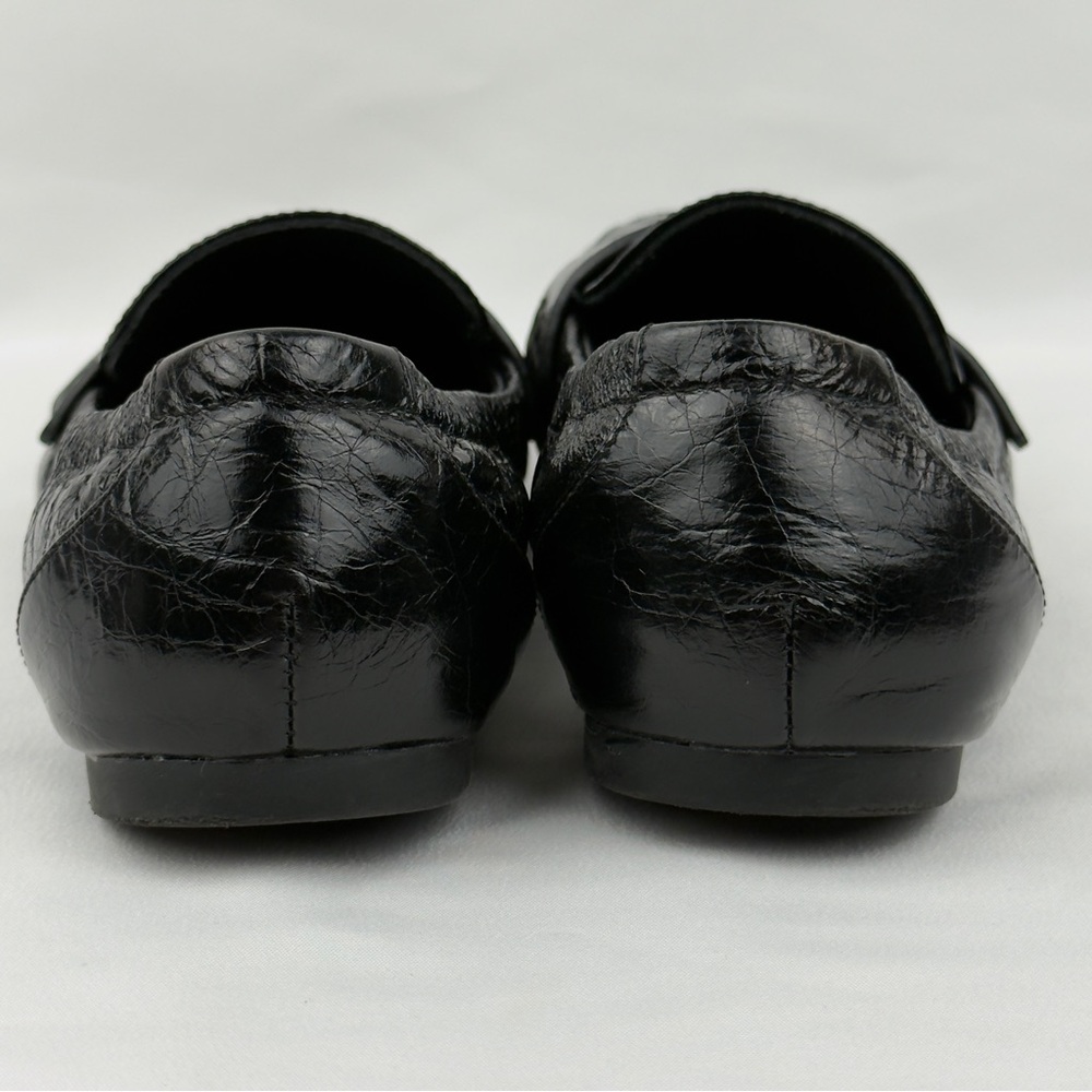 Black Leather Loafers Womens Sz 6 Slip On Comfort Gold Logo Casual - Picture 8 of 13